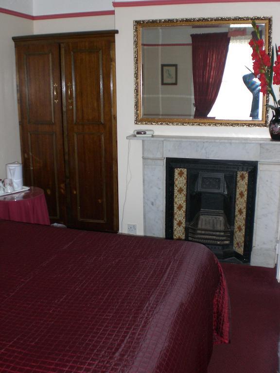 Melville Lodge Gatwick Horley Eksteriør bilde