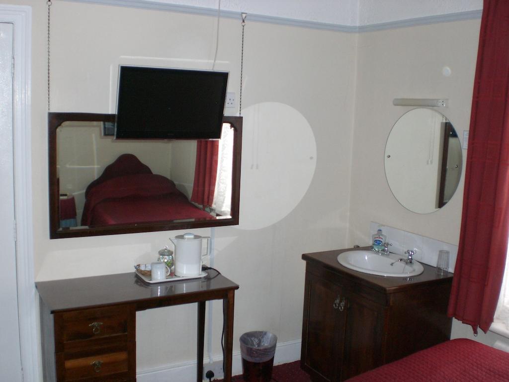 Melville Lodge Gatwick Horley Eksteriør bilde
